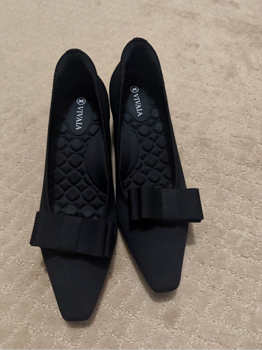 Vivaia Black Bow Pointed-Toe Flats - Comfortable Women's Shoes 9